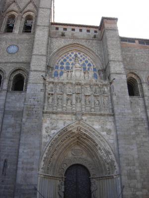 La Sainte Croix de Jérusalem, prieuré Saint Joseph (Boran-sur-Oise) et Home Jacques Sevin